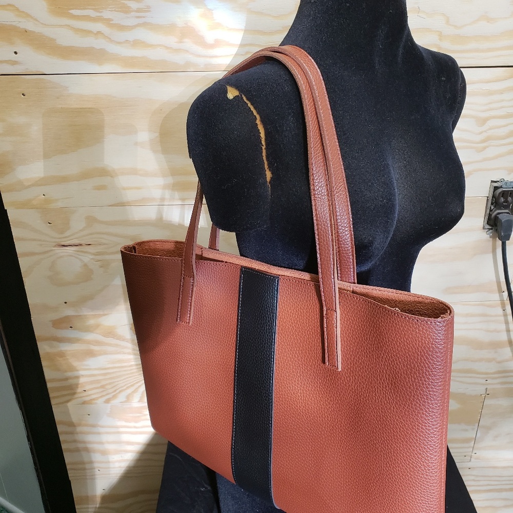 Vince Camuto X FabFitFun Luck Tote - Red Dessert